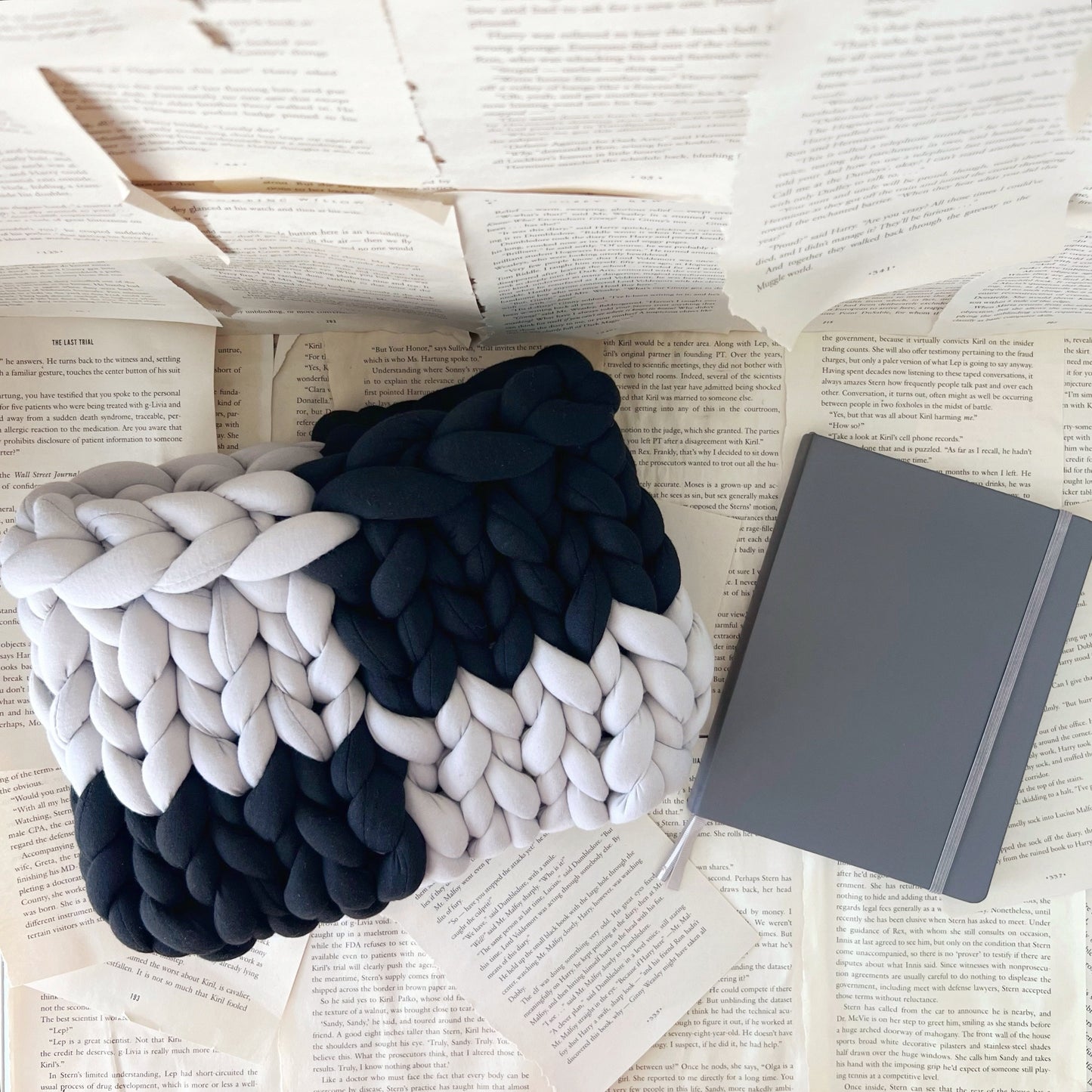 Black & Grey Checkered Chunky Knit Planner Pouch