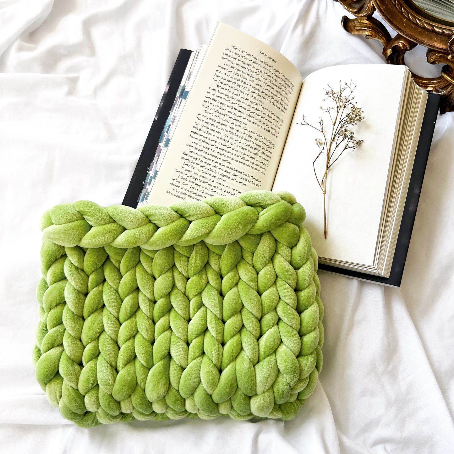 Velvet Chunky Knit Planner Pouch