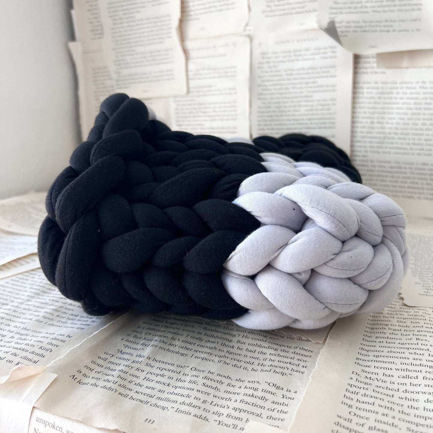 Black & Grey Checkered Chunky Knit Planner Pouch