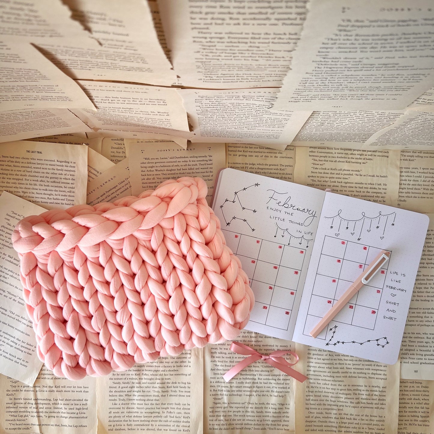 Light Pink & White Checkered Chunky Knit Planner Pouch