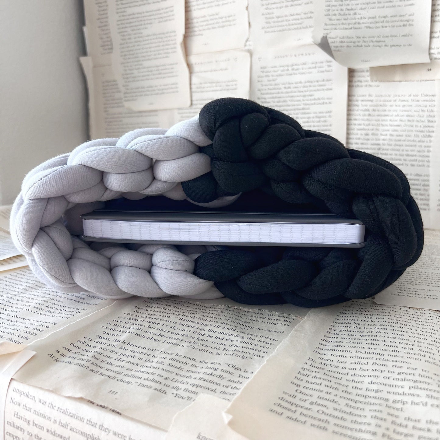 Black & Grey Checkered Chunky Knit Planner Pouch