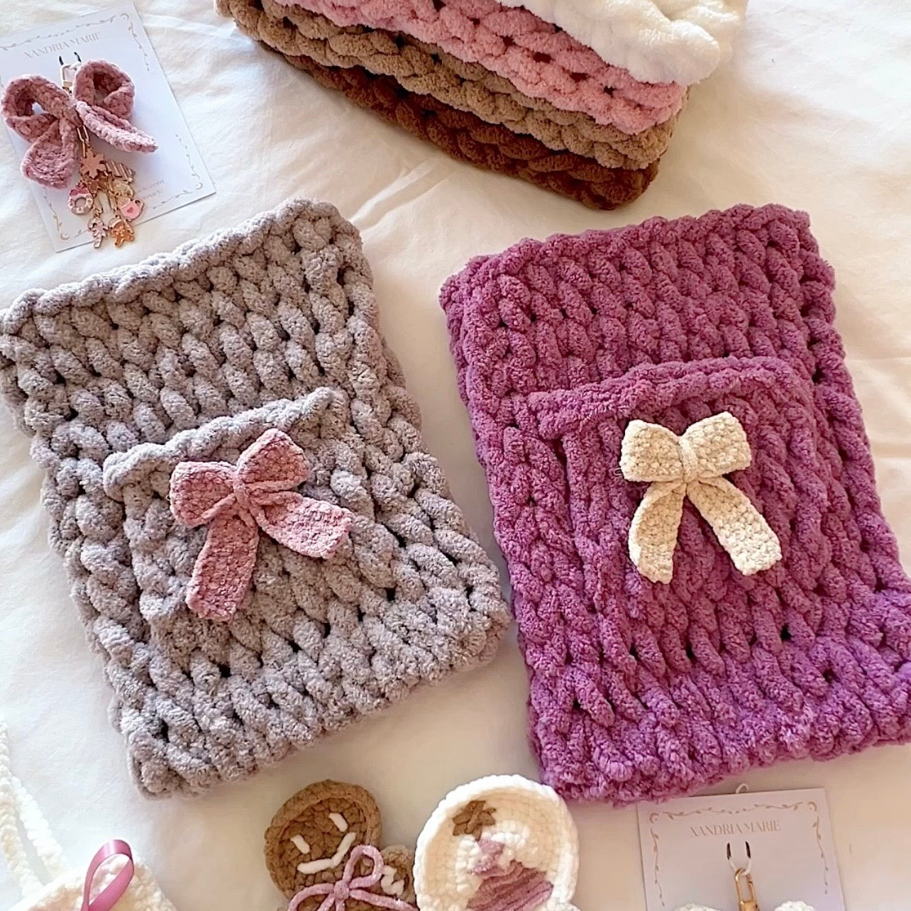 Christmas Bow Vertical Chenille Book Sleeve, Planner Pouch