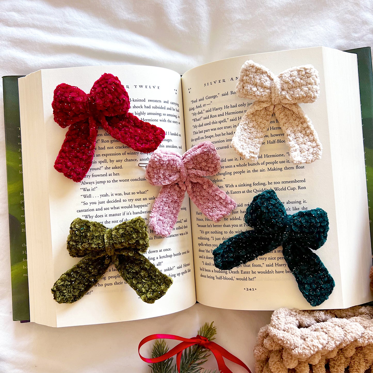 Sparkly Crochet Bow Appliqué Clips