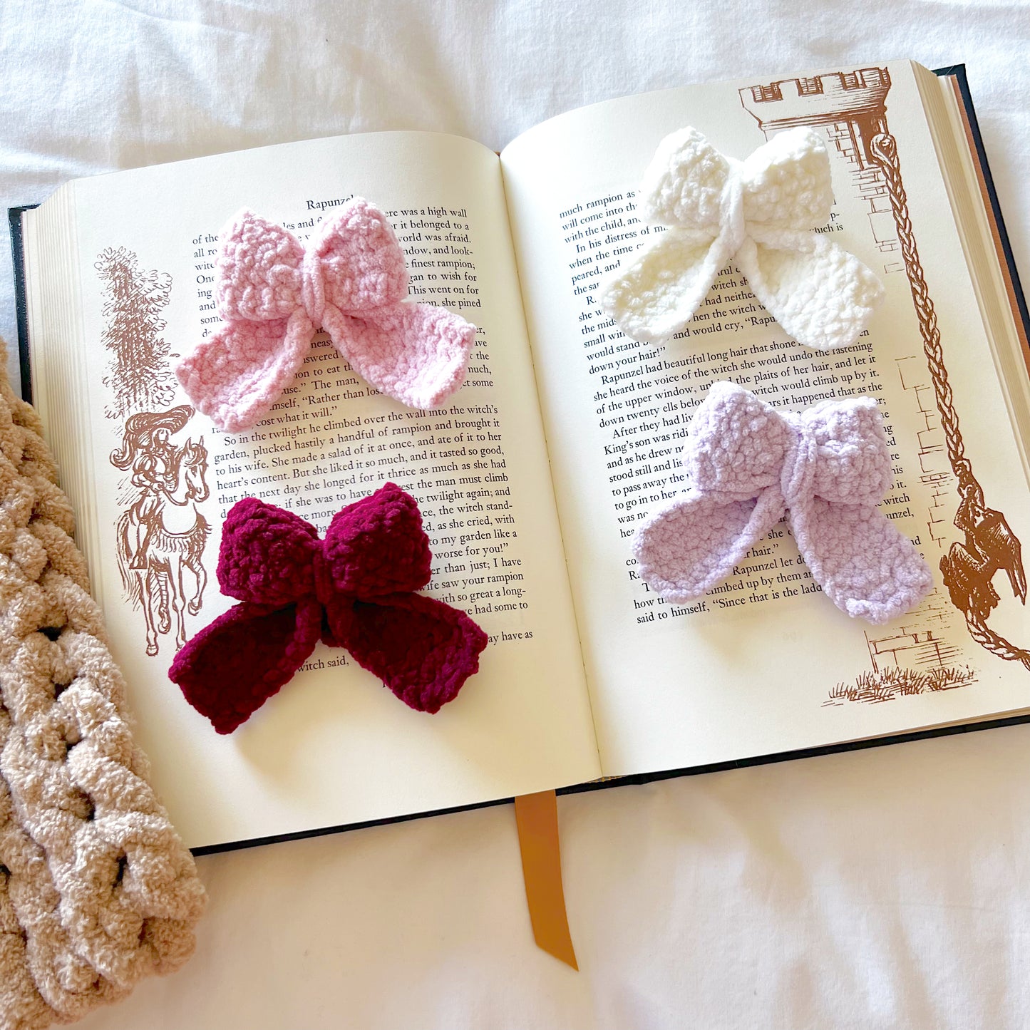 Crochet Bow Appliqué Clips
