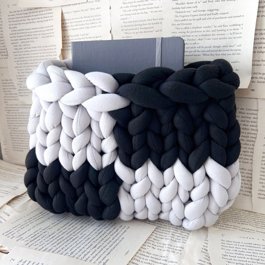 Black & Grey Checkered Chunky Knit Planner Pouch